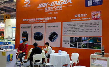 模具中氮氣彈簧使用必須注意的事項?。。?/></div>
<div   id=